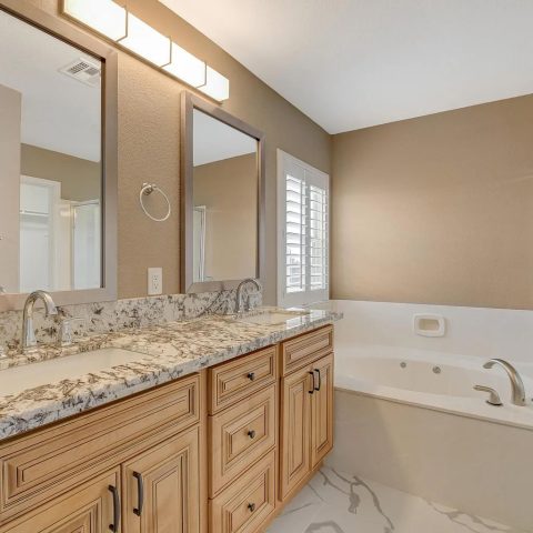 Mocha-With-a-dark-Glaze4_1-cc