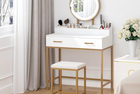 classic-style-with-mirror